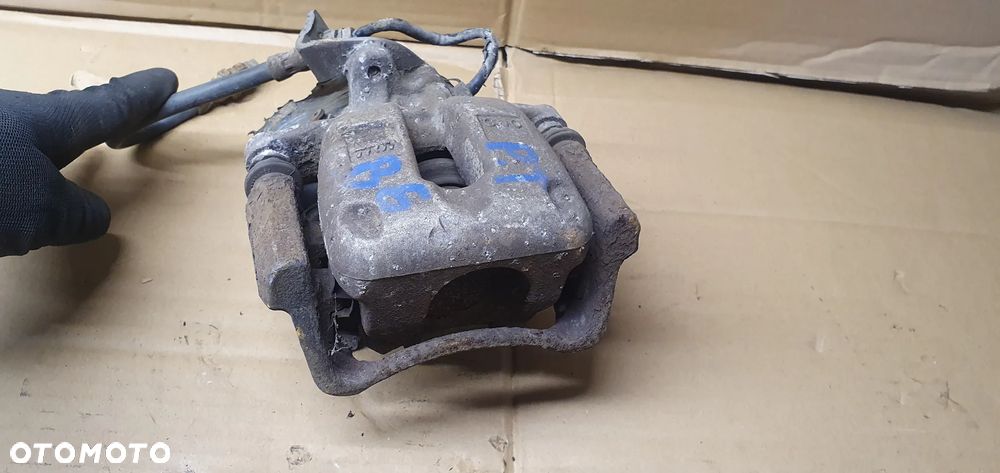 Zacisk hamulcowy prawy tył tylny prawy VW Passat B6 - 3