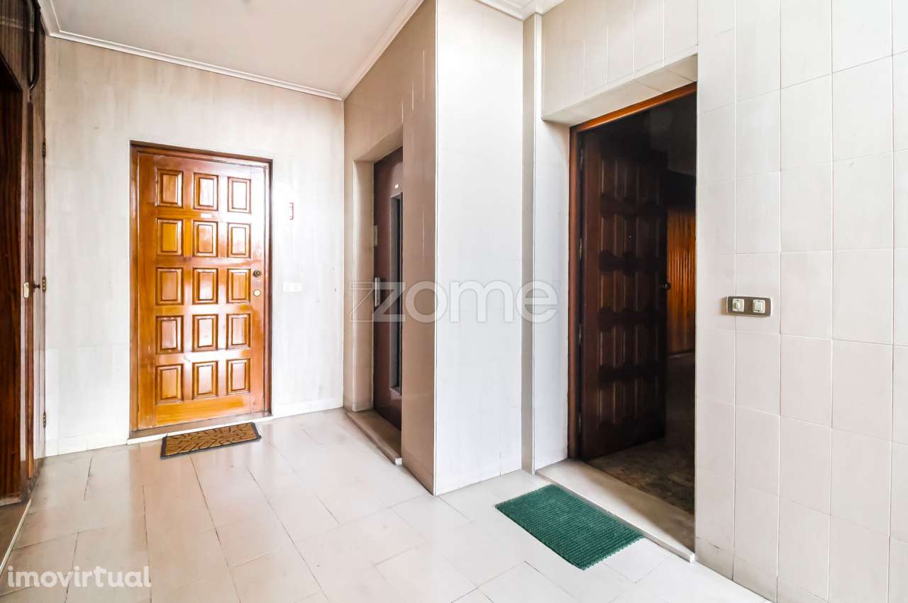 T3 Espaçoso e Cheio de Potencial no Coração Vibrante de Chaves! - Grande imagem: 4/34