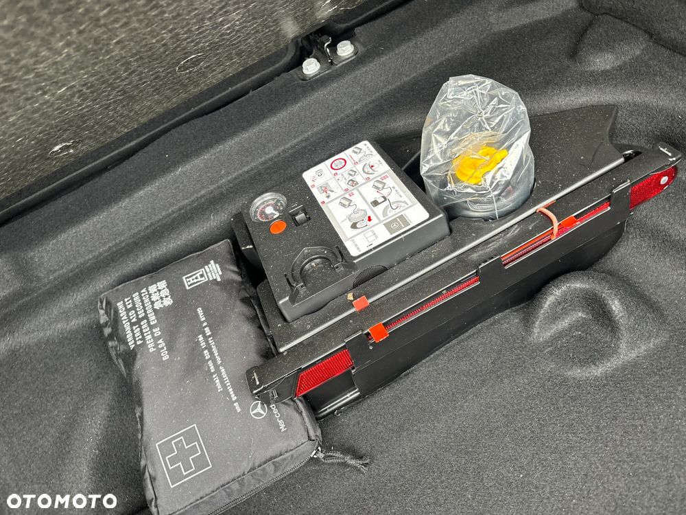 Mercedes-Benz GLA - 16