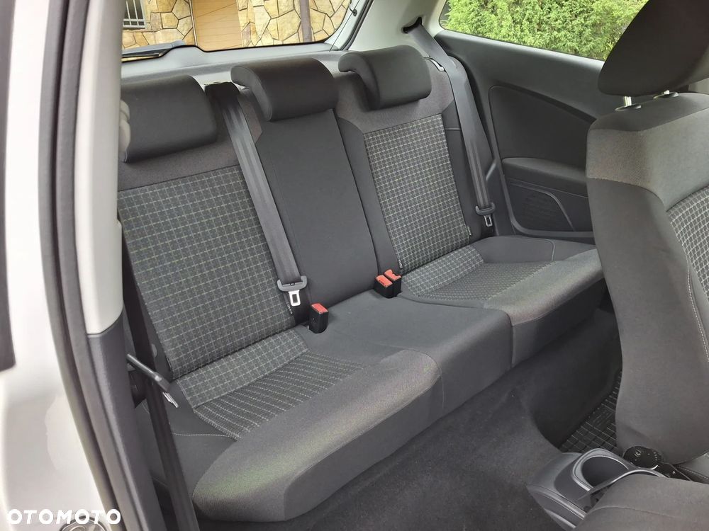 Volkswagen Polo 1.4 TDI (Blue Motion Technology) Highline - 19