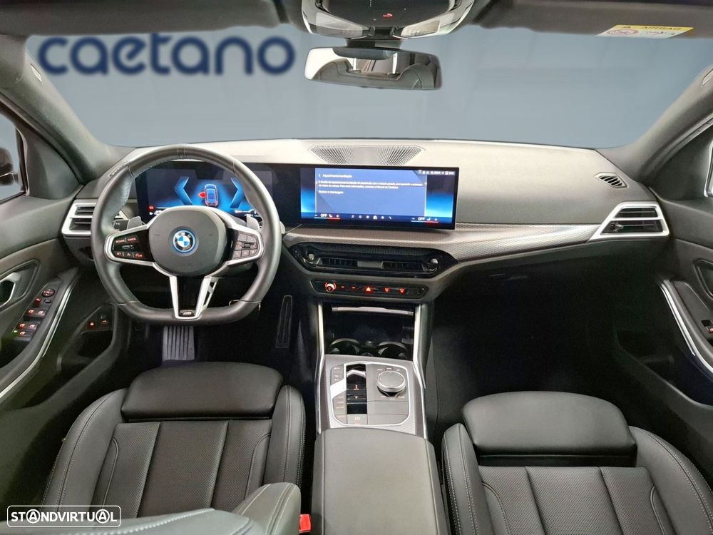 BMW 330 e Pack Desportivo M Auto — fotografia 10