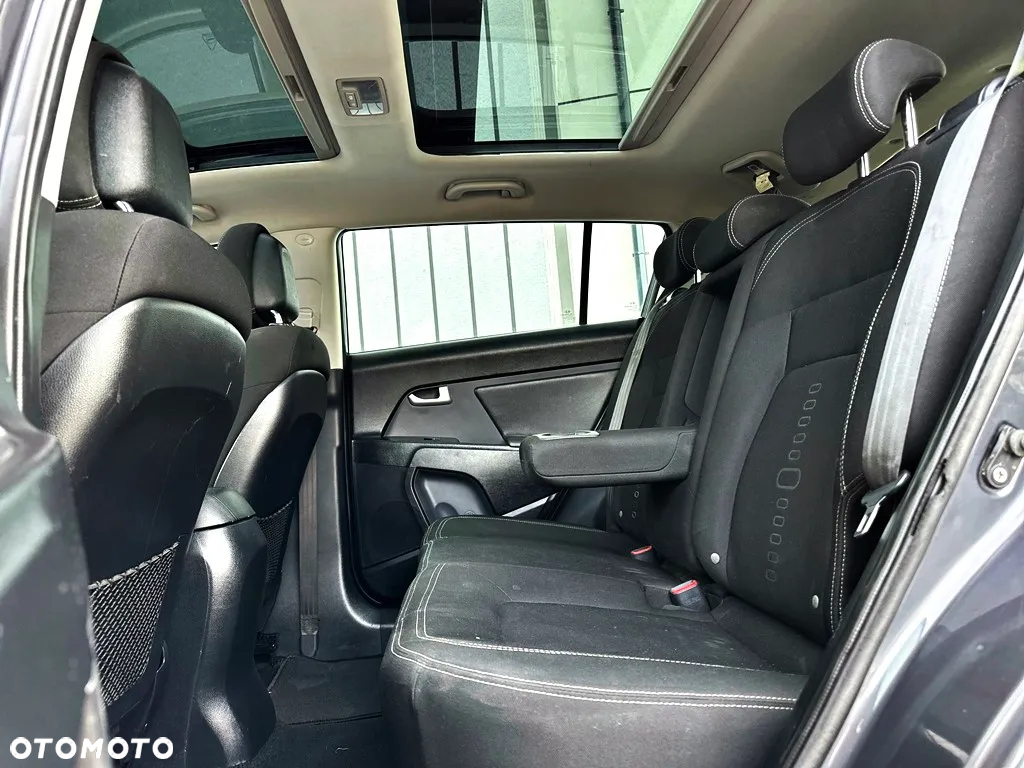 Kia Sportage 1.7 CRDI 2WD ISG Dream-Team Edition - 9