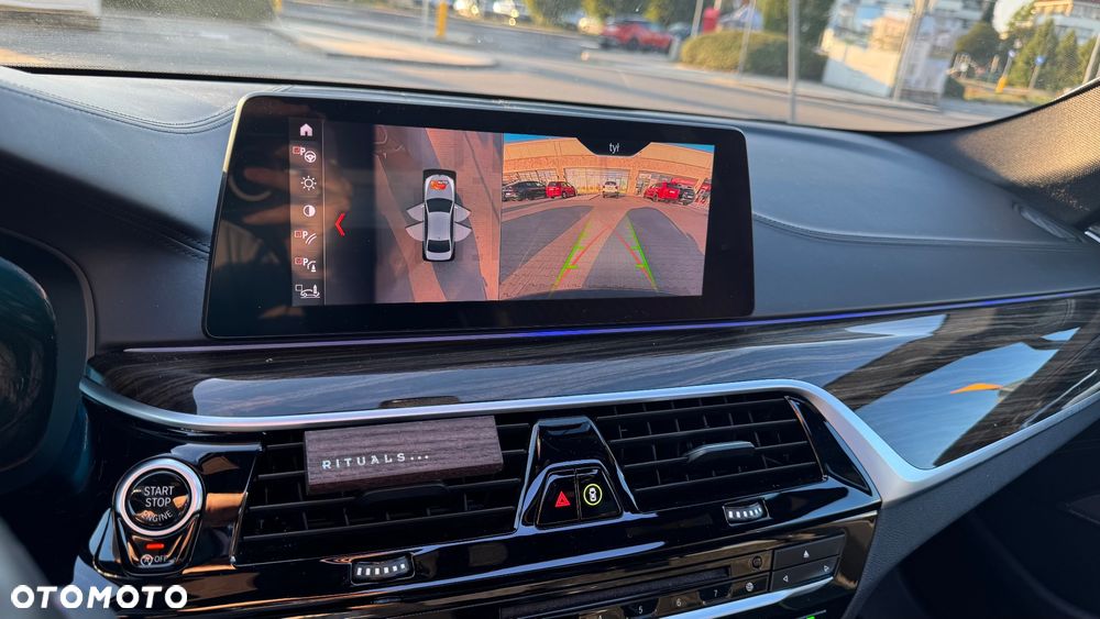 BMW Seria 5 M550i xDrive - 20