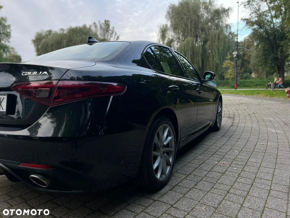 Alfa Romeo Giulia 2.0 Turbo 16V AT8-Q4 Veloce - 18