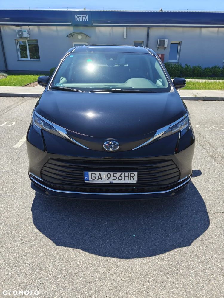 Toyota Sienna - 8