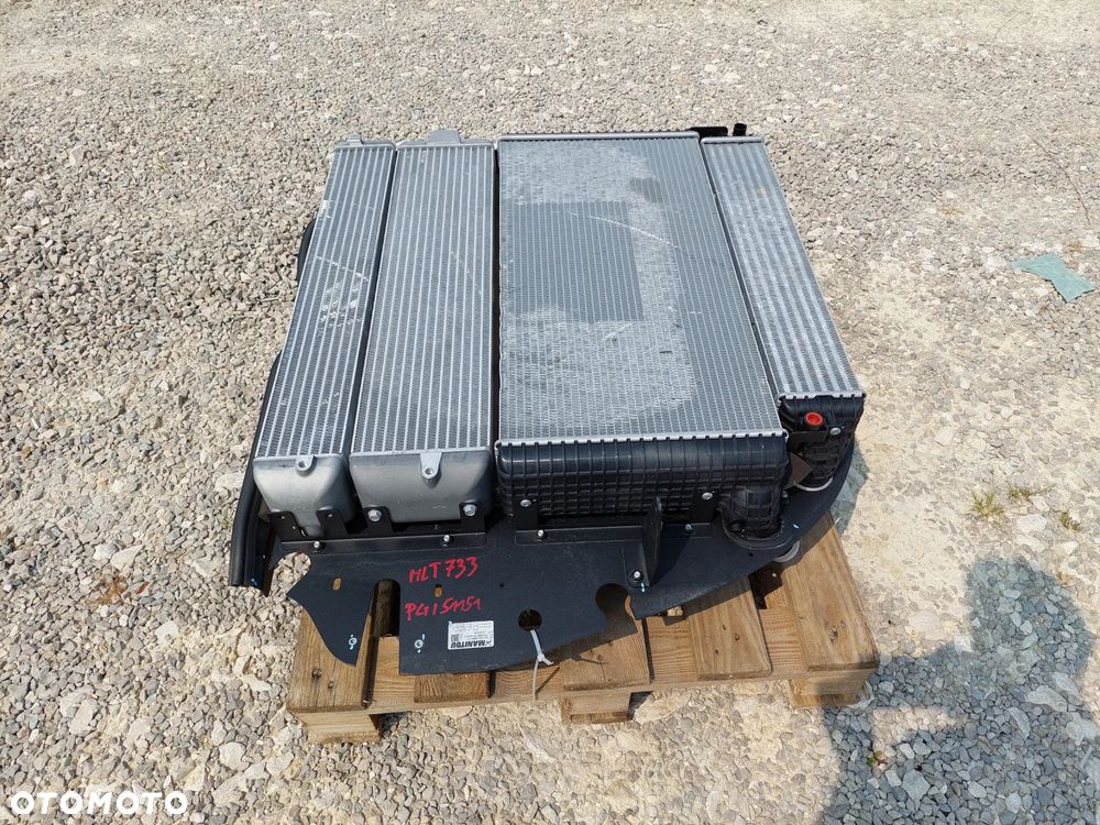 Chłodnica cieczy oleju wody zespół chłodnic intercooler Manitou MLT 733, 933, 1033 630, 730 - 1