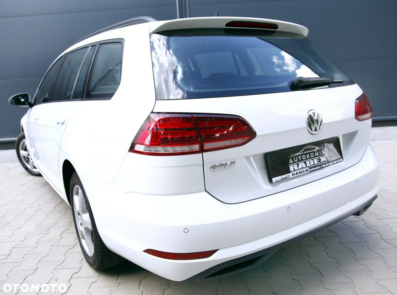 Volkswagen Golf - 24