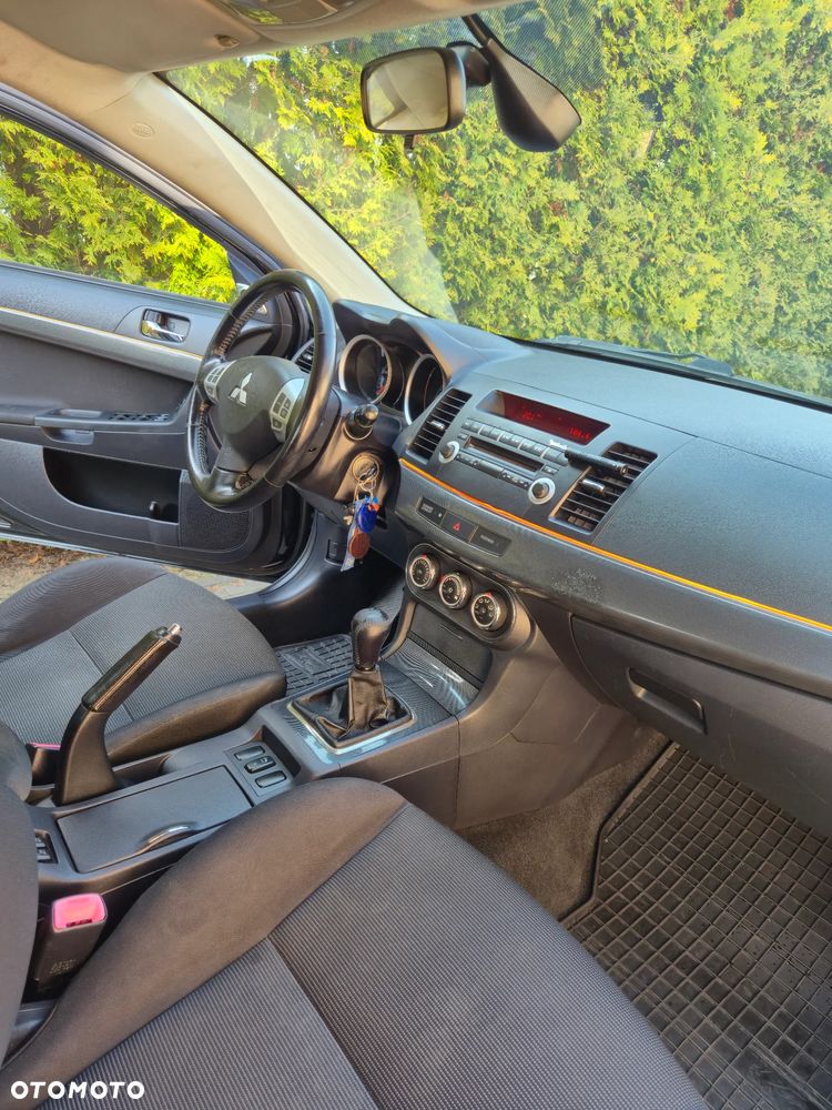 Mitsubishi Lancer 1.8 Inform - 25