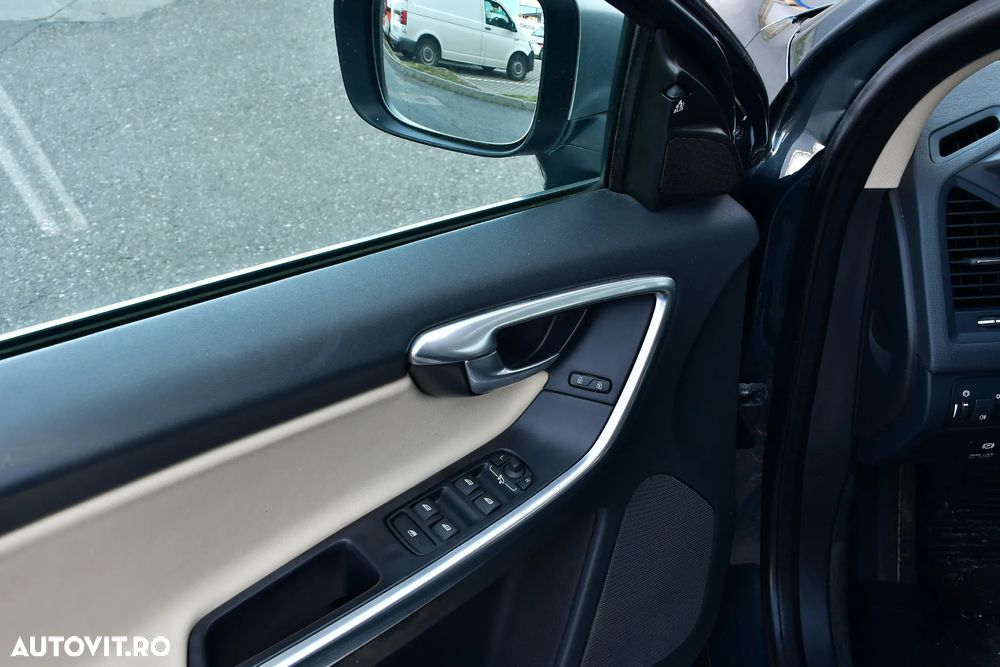 Volvo XC 60 D5 AWD Rdesign - 18