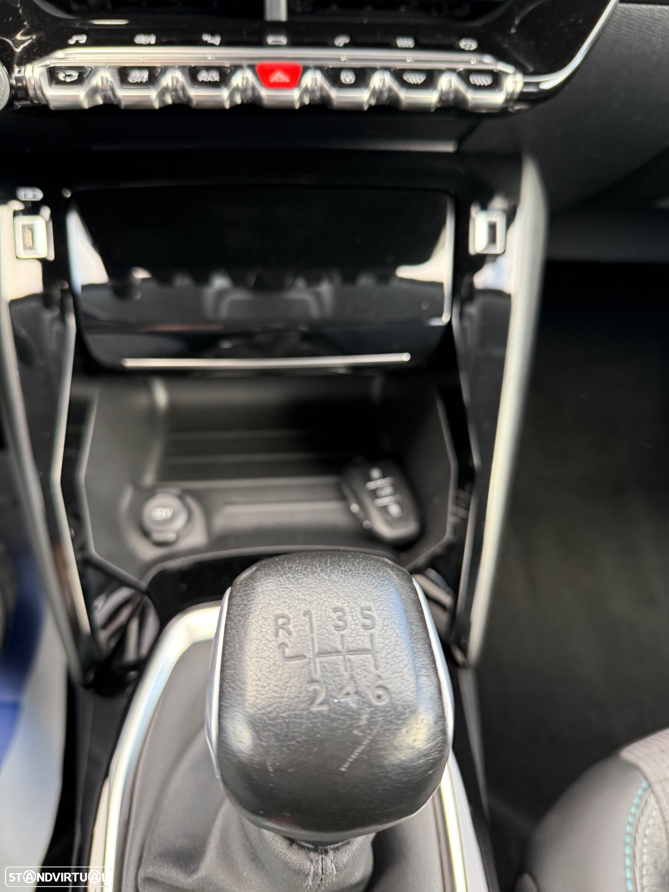 Peugeot 208 1.2 PureTech Allure - 17