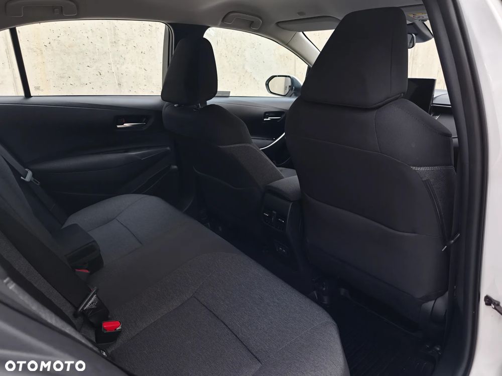 Toyota Corolla 1.8 Hybrid Comfort - 29