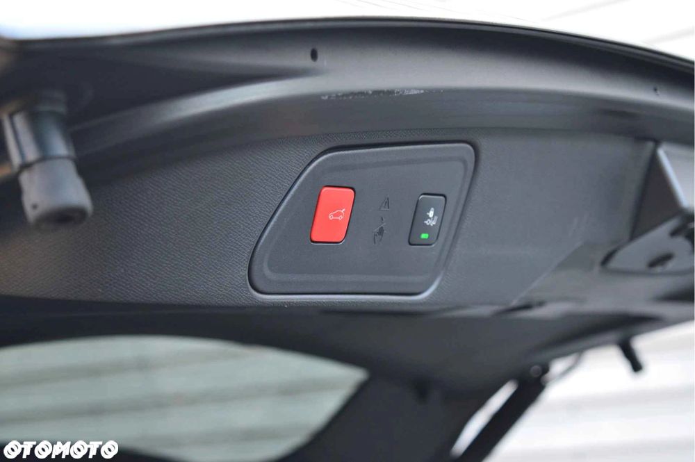 Peugeot 3008 1.6 PureTech GT S&S EAT8 - 18