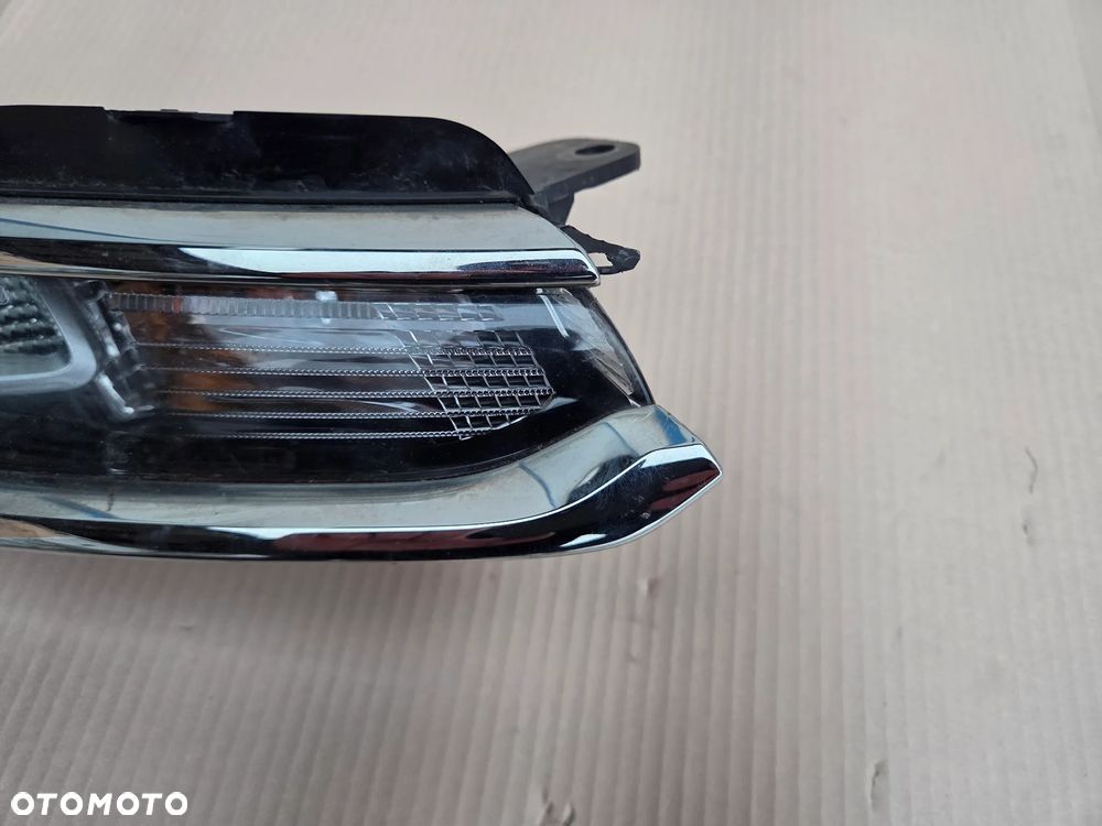 Światło do jazdy dziennej DRL LED prawy Citroen C3 III    9820877880 - 6