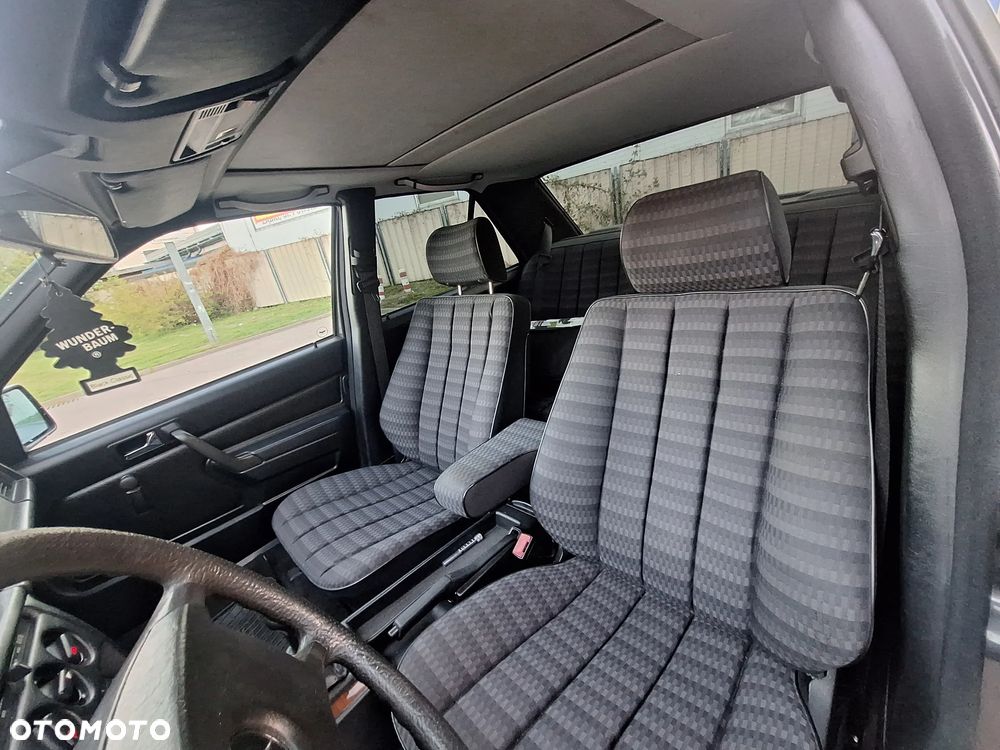 Mercedes-Benz W201 (190) - 14