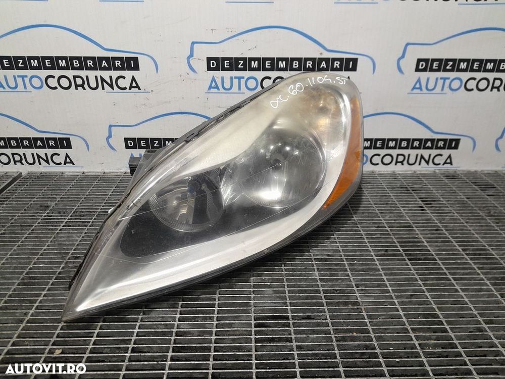 Far Stanga Volvo XC60 2008 - 2013 SUV 4 Usi (1104) Fara xenon 30763145 - 1