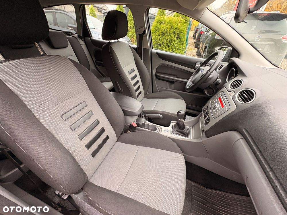 Ford Focus 1.6 Ti-VCT Titanium - 22