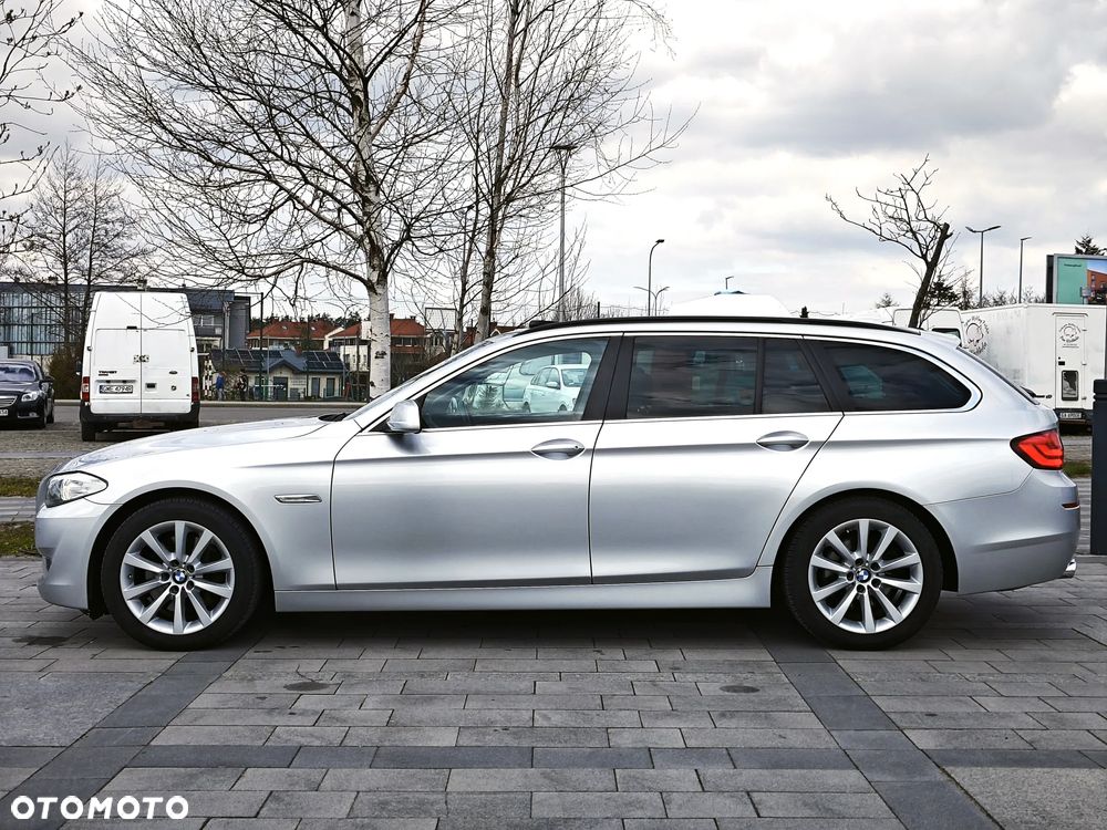 BMW Seria 5 525d Sport-Aut - 36
