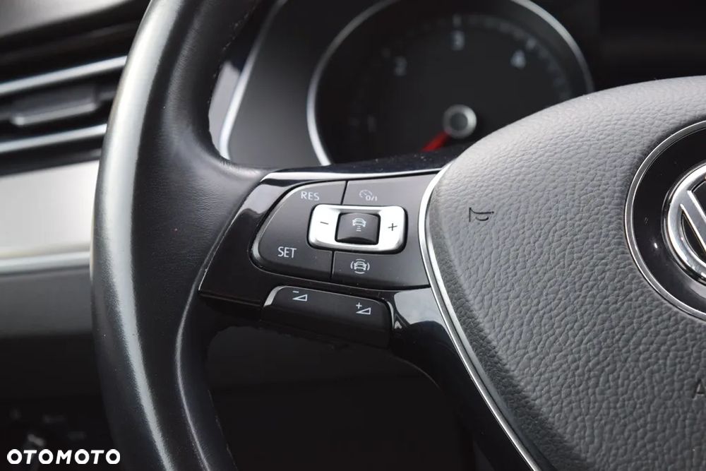 Volkswagen Passat 2.0 TDI BMT Highline DSG - 17