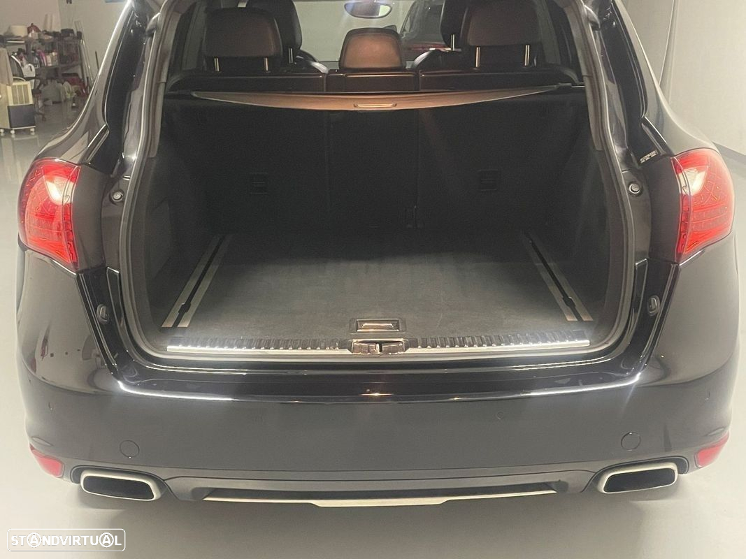 Porsche Cayenne S Hybrid - 42