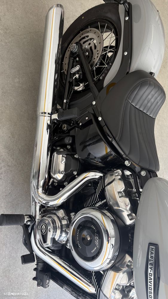 Harley-Davidson Softail Street Bob 117 - 5