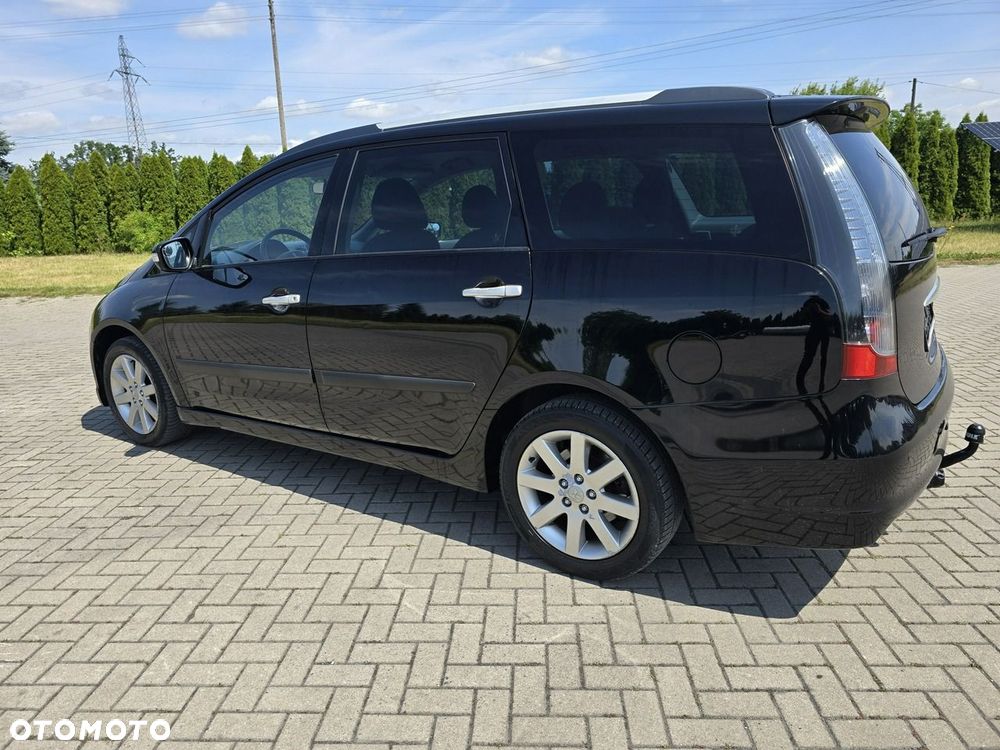 Mitsubishi Grandis - 11