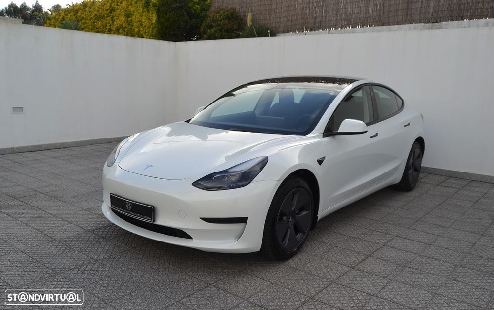 Tesla Model 3 Standard Range Plus RWD - 1