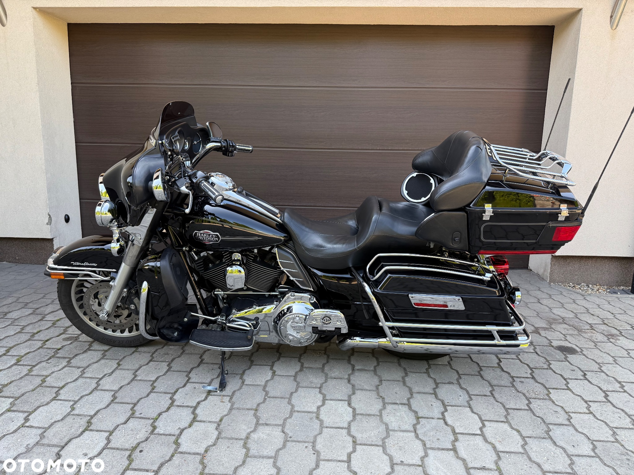 Harley-Davidson FLHTCU Ultra - 2