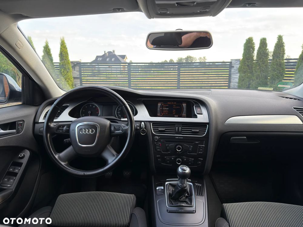 Audi A4 Avant 2.0 TFSI Attraction - 32