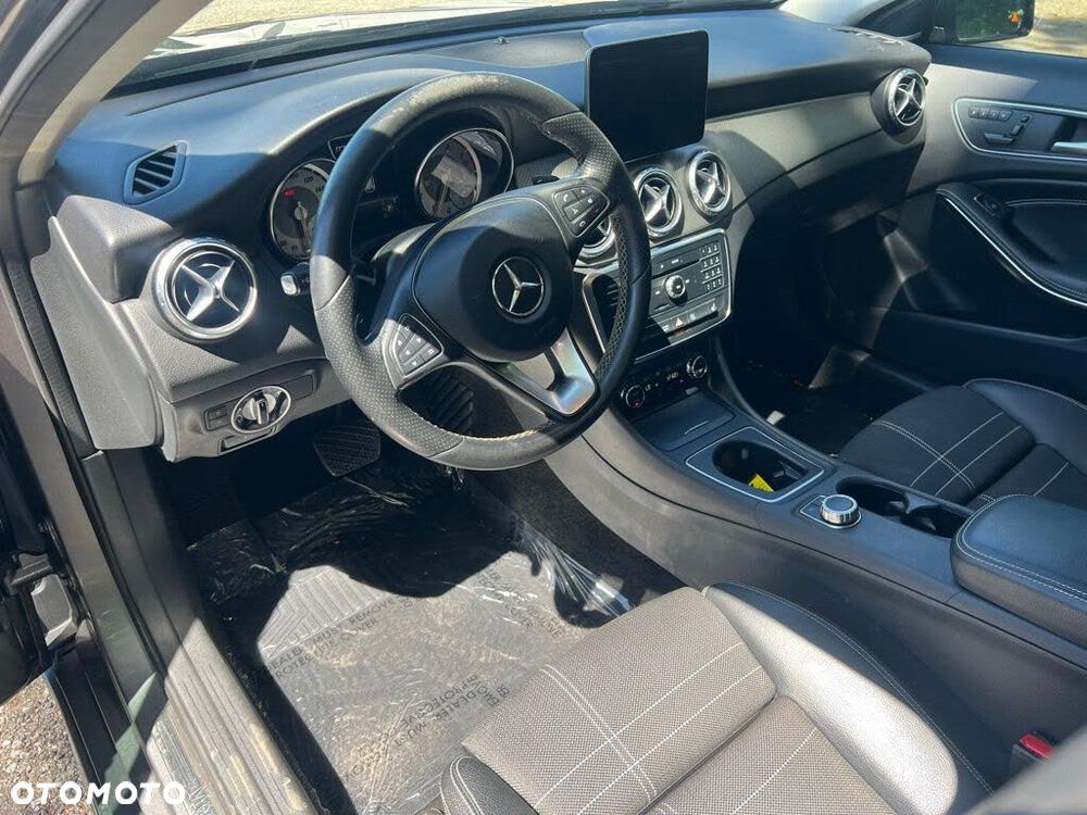 Mercedes-Benz GLA 250 7G-DCT UrbanStyle Edition - 7