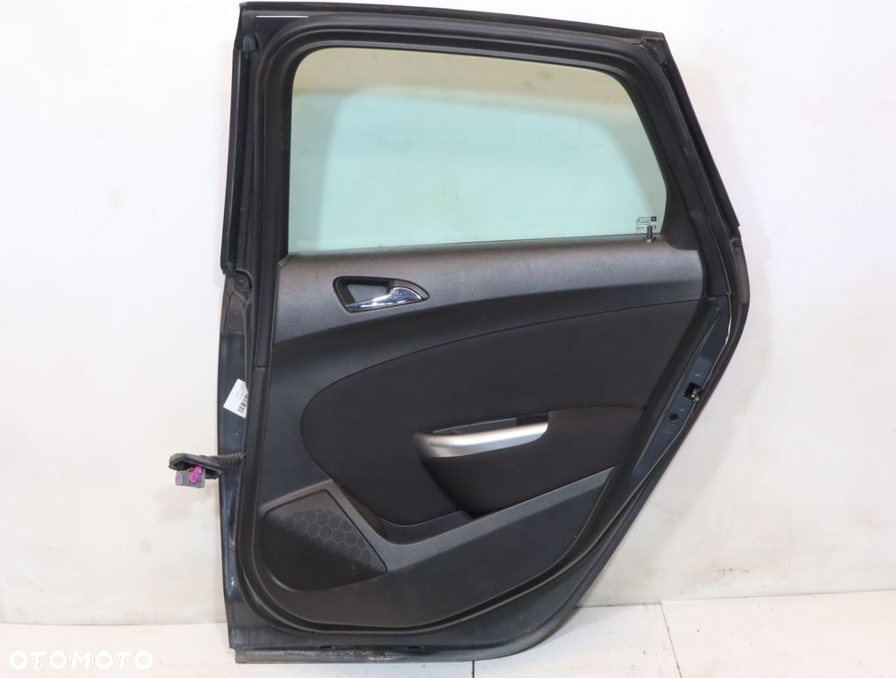 DRZWI PRAWY TYŁ OPEL ASTRA J Z177 HATCHBACK - 2