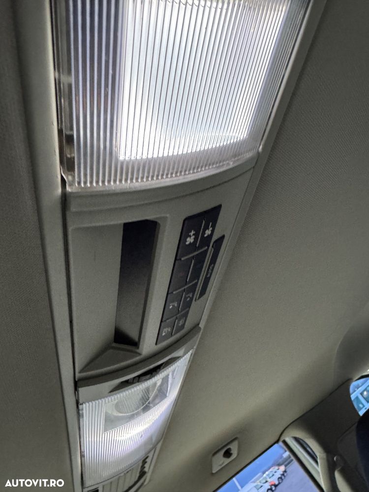 Volkswagen Multivan - 18