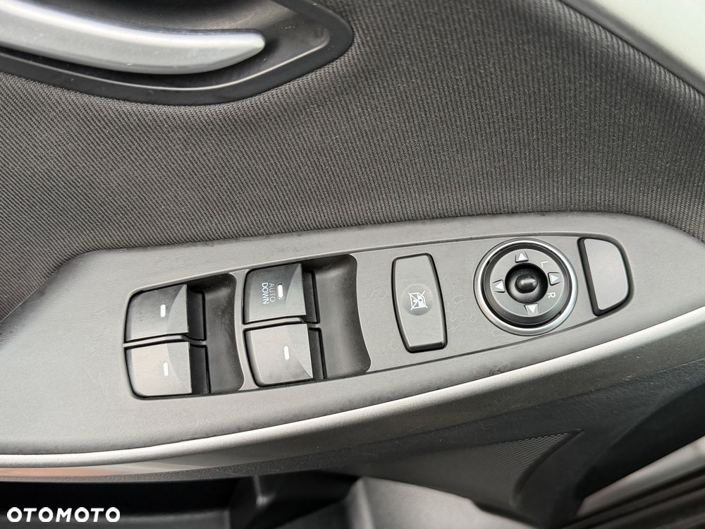 Hyundai i30 1.4 Fifa World Cup Edition - 32