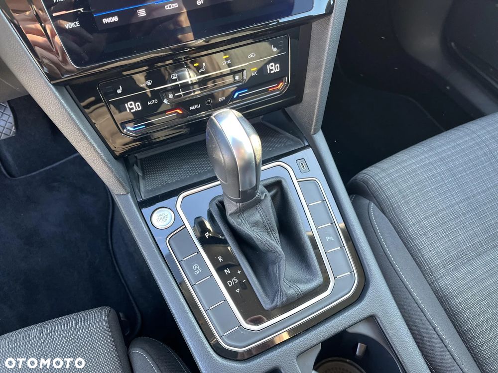 Volkswagen Passat - 14