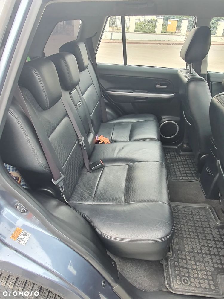 Suzuki Grand Vitara 2.0 Automatik Comfort - 4