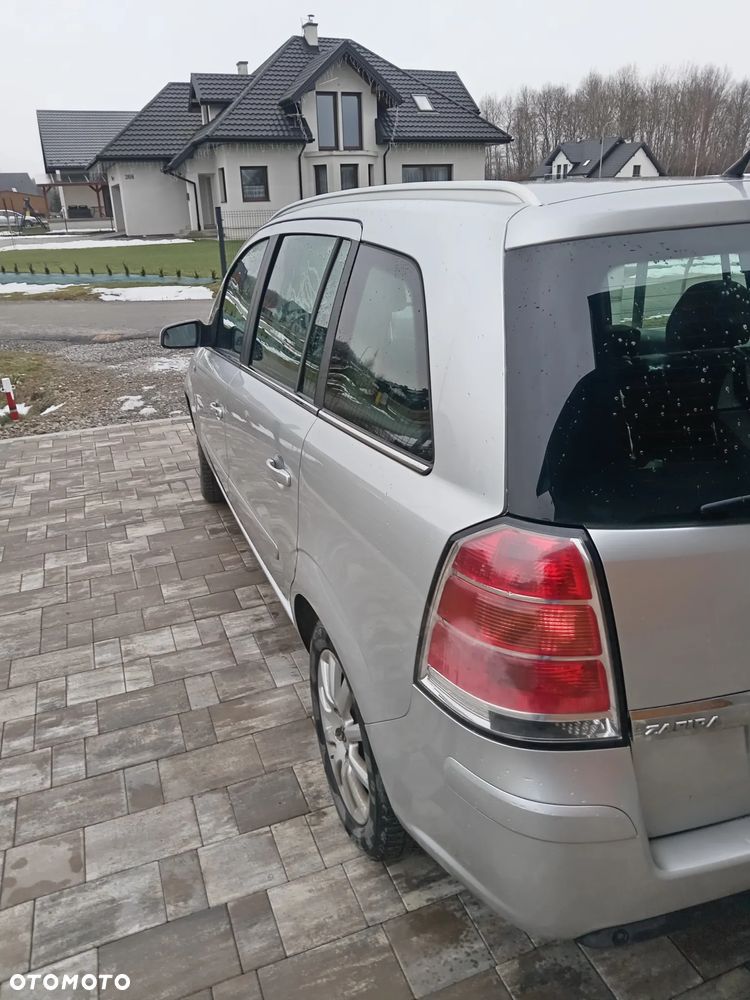 Opel Zafira 1.9 CDTI - 8