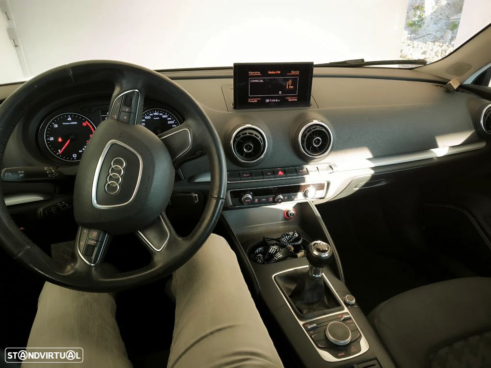 Audi A3 Sportback 1.6 TDI Ambiente - 6