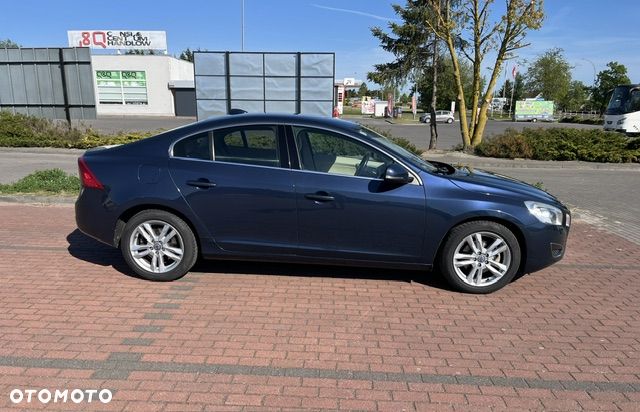 Volvo S60 D4 Momentum - 3