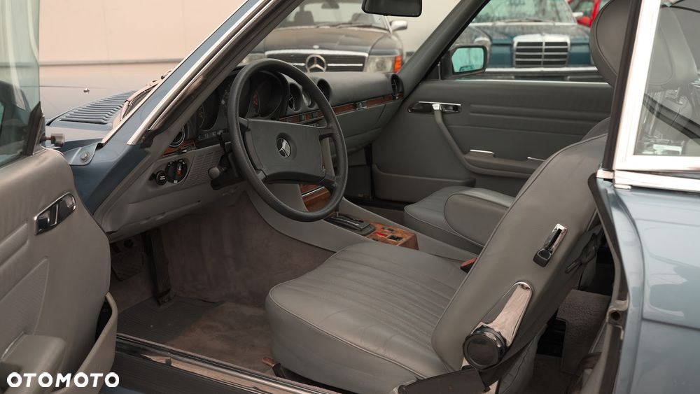 Mercedes-Benz SL - 23