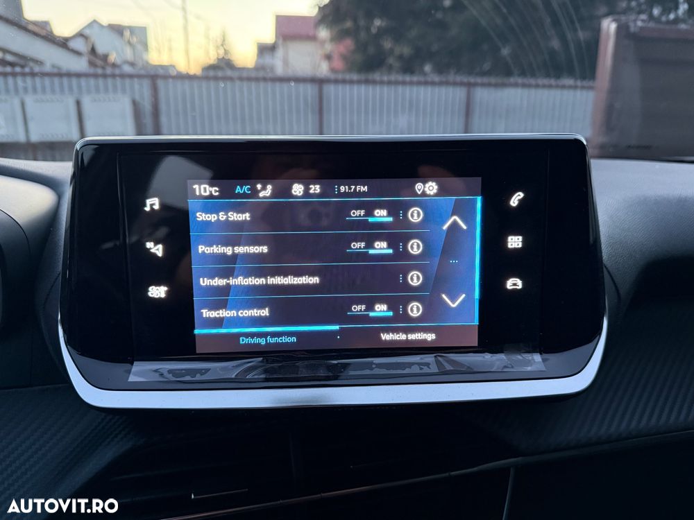 Peugeot 2008 PureTech 130 EAT8 Active - 27