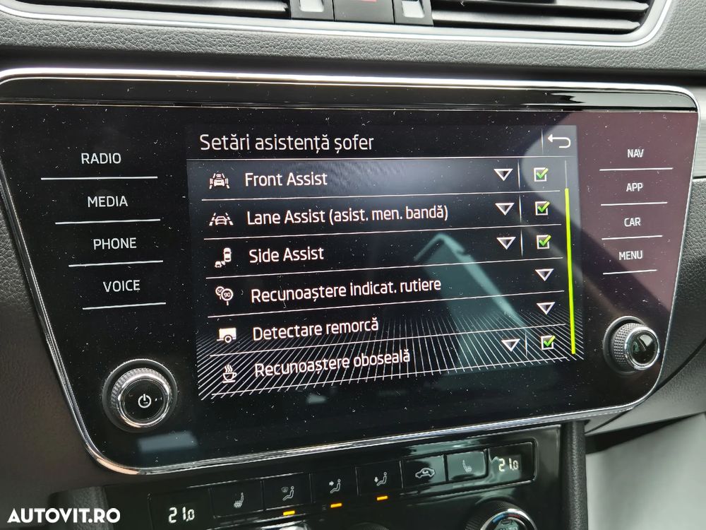 Skoda Superb Combi 2.0 TDI 4x4 DSG Style - 23