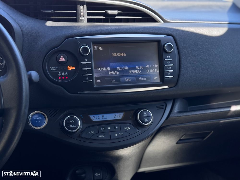 Toyota Yaris 1.5 HSD 20 Anos - 13