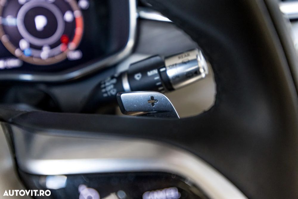 Jaguar F-Pace D200 AWD SE - 33