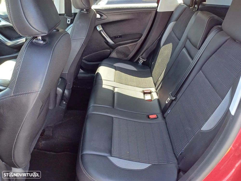 Peugeot 2008 1.2 PureTech Style - 8
