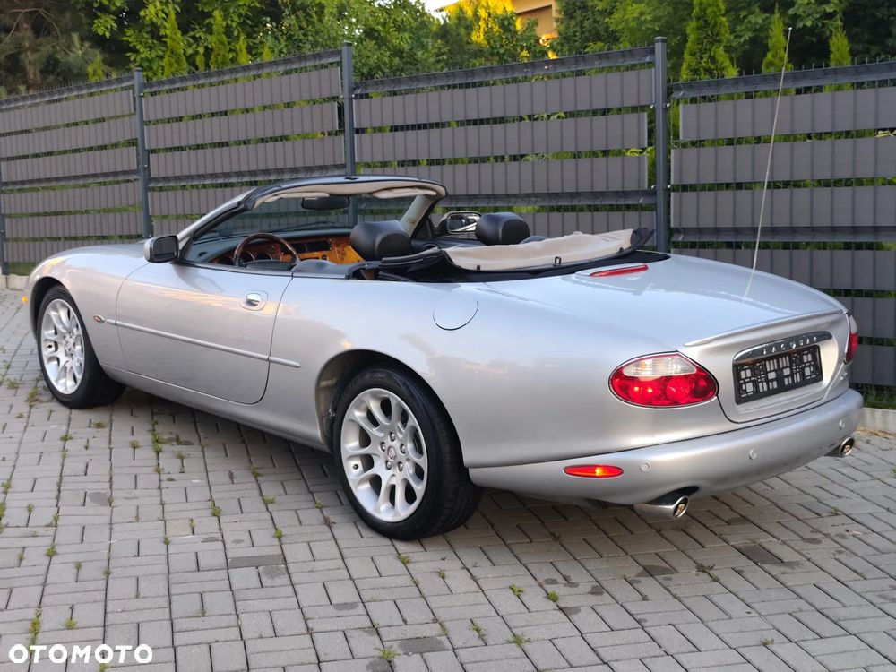 Jaguar XK8 - 20