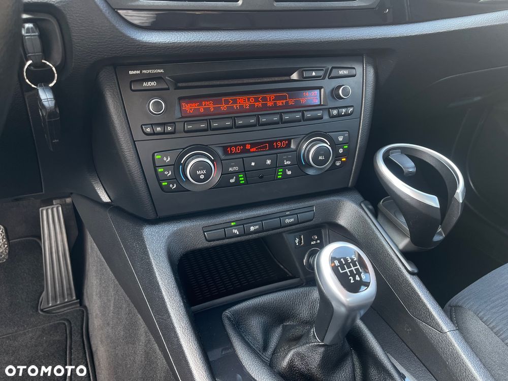 BMW X1 sDrive18d xLine - 29