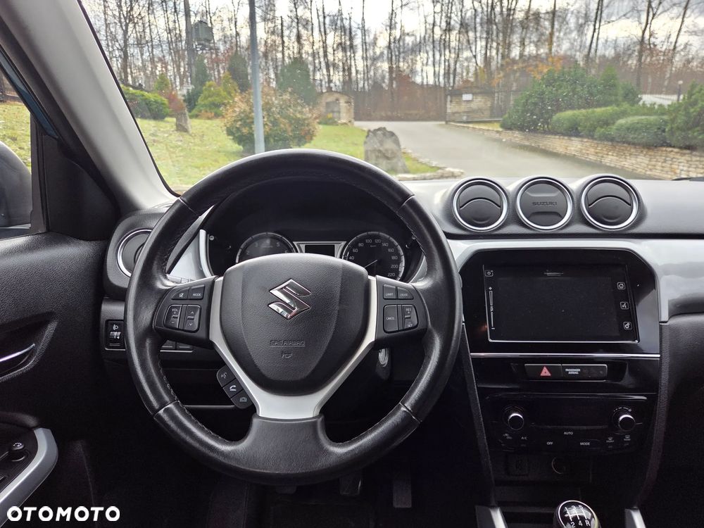 Suzuki Vitara 1.6 Premium 2WD - 24