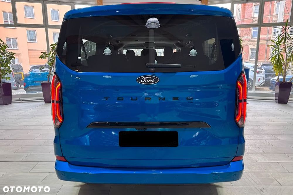 Ford Tourneo Custom - 6