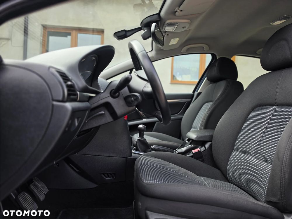 Peugeot 407 - 13