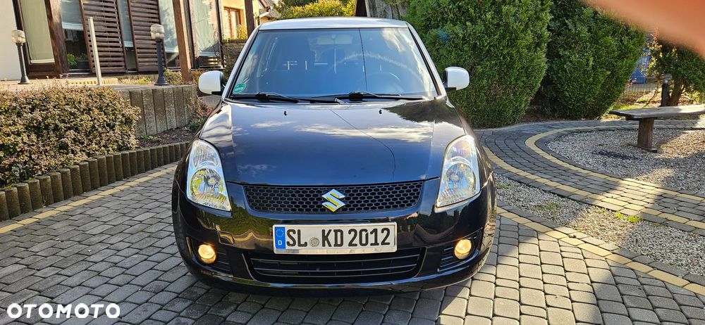 Suzuki Swift 1.3 Black and White - 20