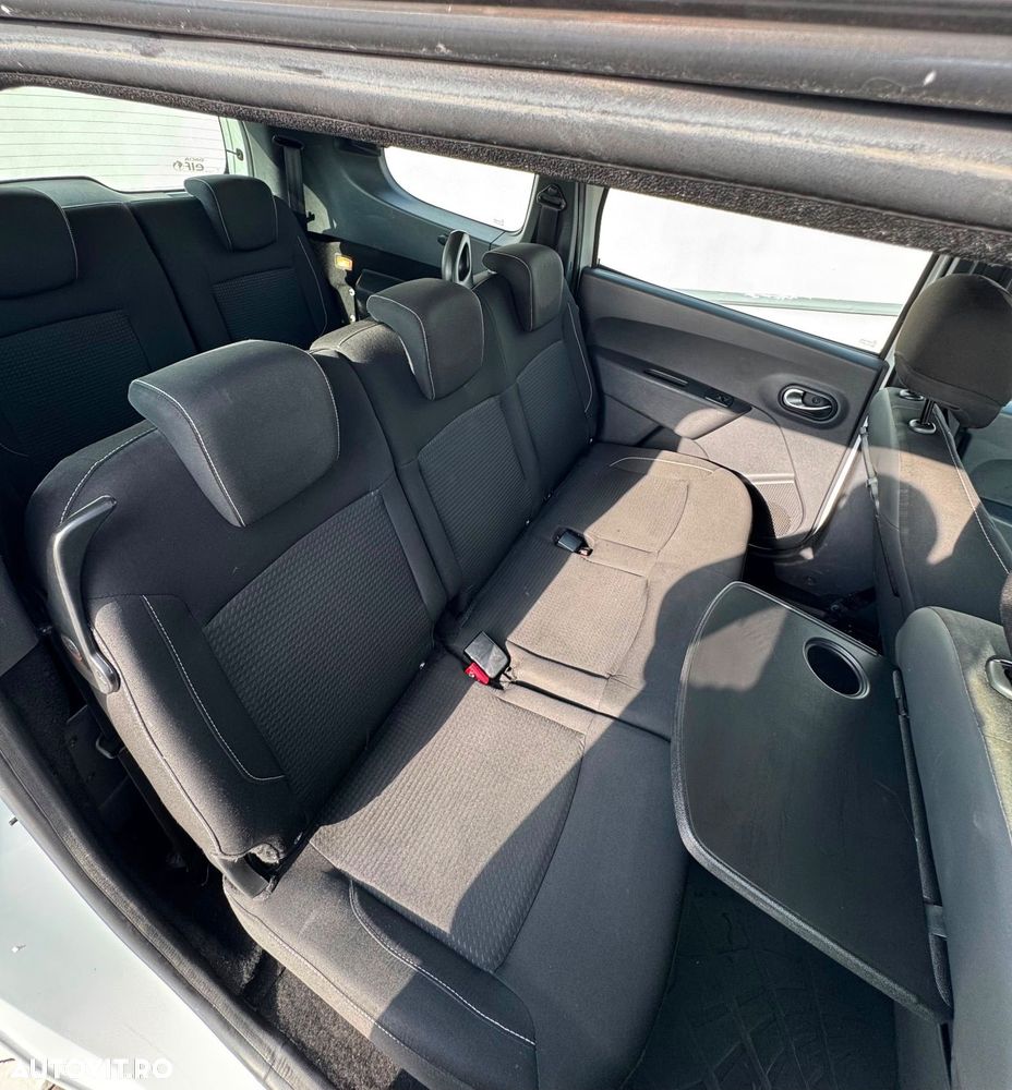 Dacia Lodgy 1.5 dCi Stepway - 12